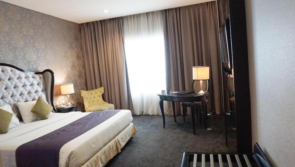 The Mirah Hotel Bogor Exteriör bild