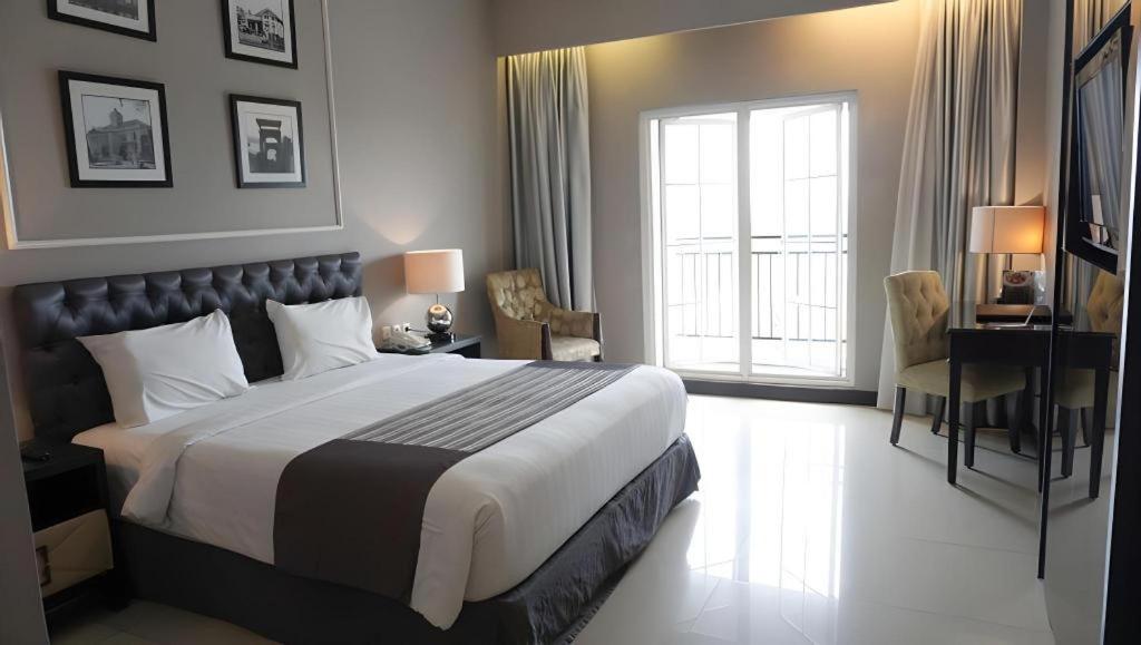 The Mirah Hotel Bogor Exteriör bild