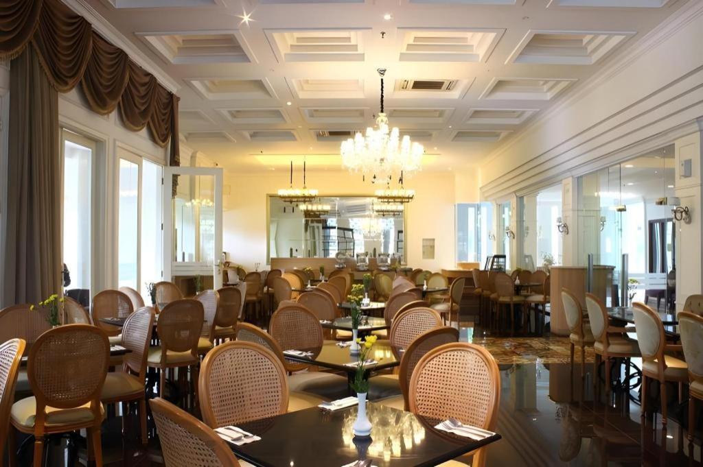 The Mirah Hotel Bogor Exteriör bild