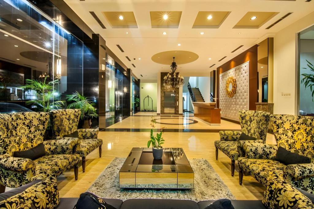 The Mirah Hotel Bogor Exteriör bild